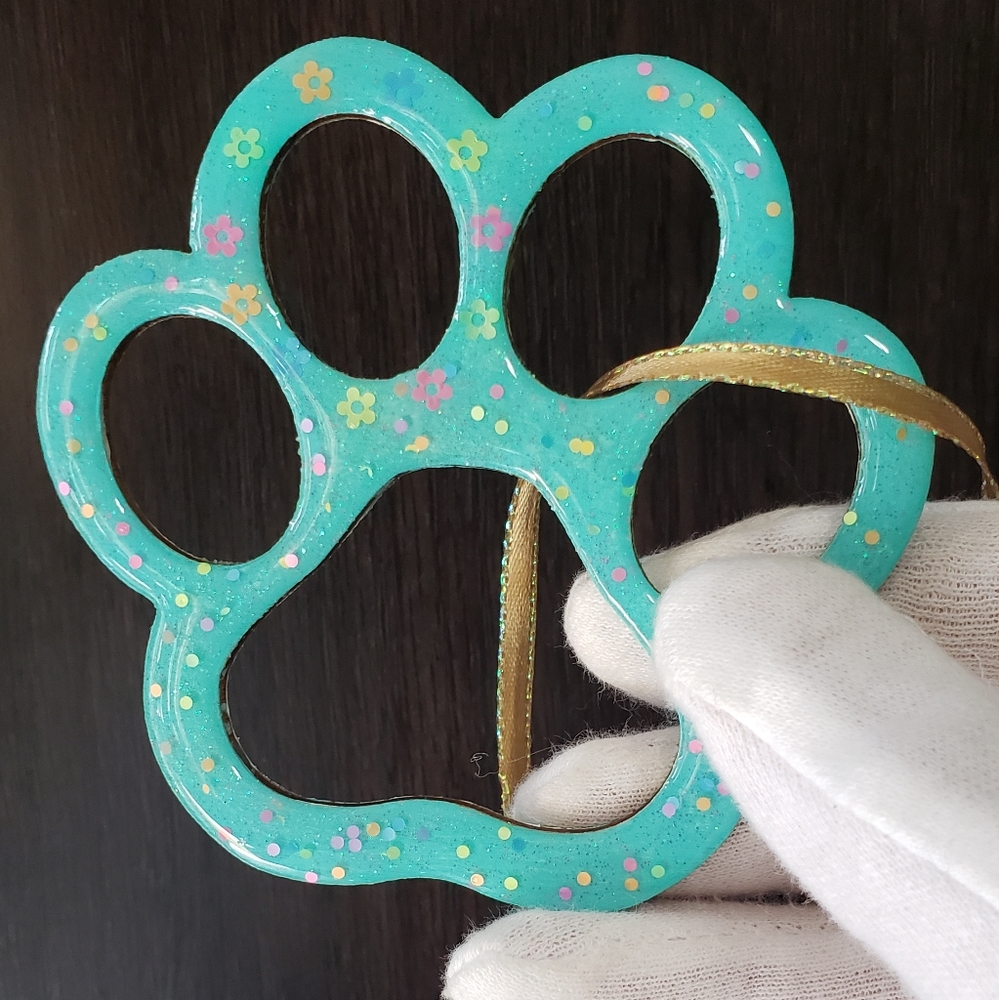 Handmade Spring Paw Print Decor Accessory - Picture 5 of 11